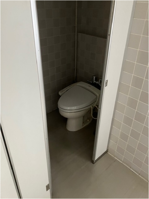 大便器の設置工事(before)